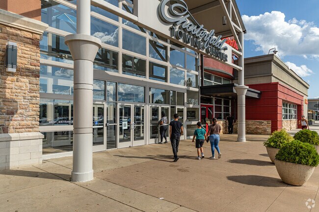 Midlothian residents can visit Chesterfield Towncenter to get their shopping needs done.