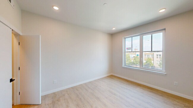 36 Mount Pleasant St unit 406, Somerville, MA 02145 - photo 4