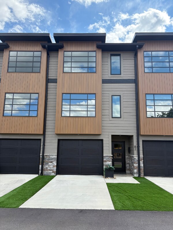 577 English St unit B-2, Bristol, TN 37620 - photo 1