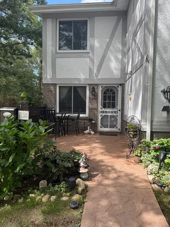 586 Blue Ridge Dr Unit 586, Medford, NY 11763