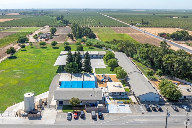 The campus of Dixieland Elementary School in Madera County.