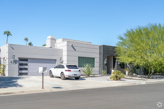 Discover modern living in Oasis del Sol: sleek design, vibrant community, and endless sunshine.