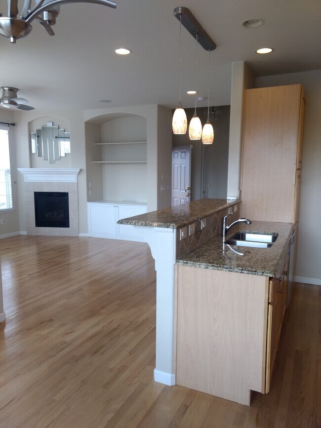 1451 Whitehall Dr, Longmont, CO 80504