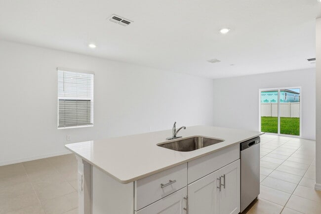 11657 Brae Way, Dade City, FL 33525 - photo 7