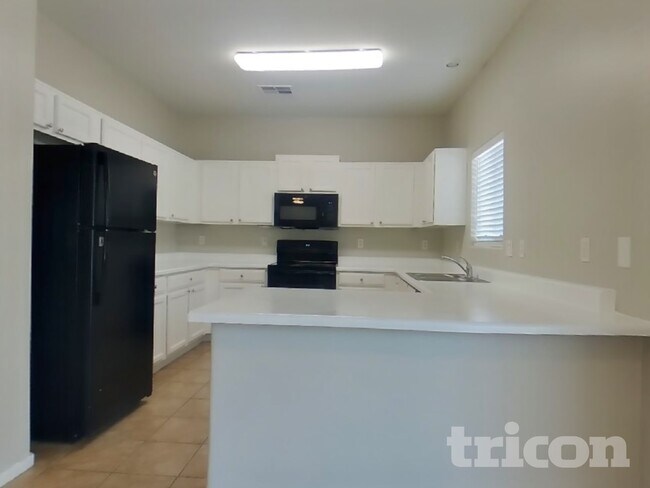 11418 W Mountain View Dr, Avondale, AZ 85323 - photo 6