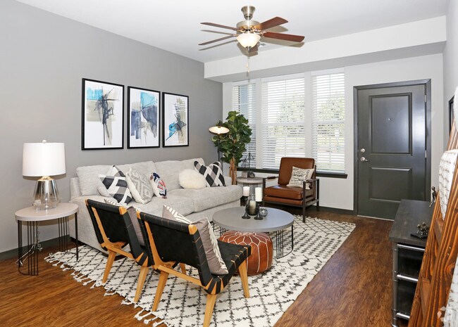 2BR,2BA,1088SF - Grand Courtyard