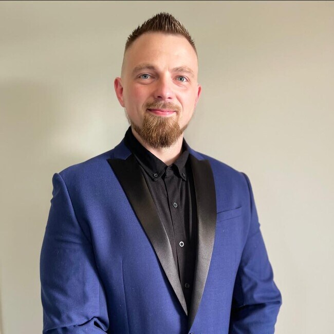 Agent Photo