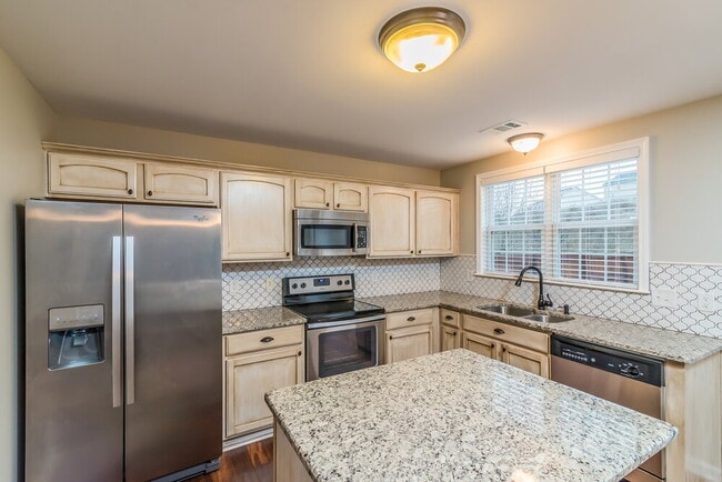 1719 Eagle Trace Dr, Mount Juliet, TN 37122 - photo 6