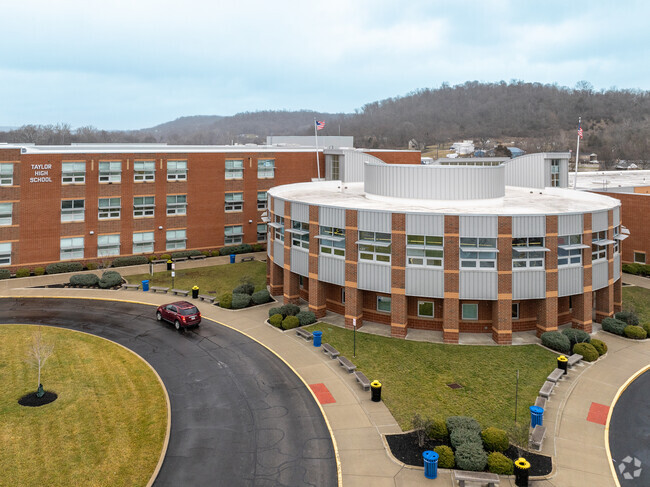 Taylor High School
Public High School
Cleves, Cleves OH