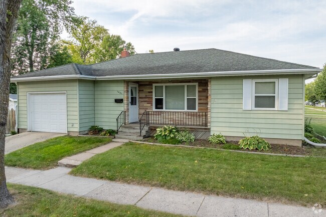 Mostly single story ramblers and cottages, Lewis and Clark is great for first time buyers.