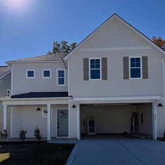 628 Chambers Dr, Southern Pines, NC 28387