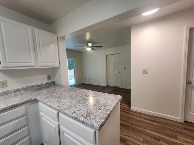 12 Starflower Ln unit 12, Brunswick, ME 04011 - photo 4