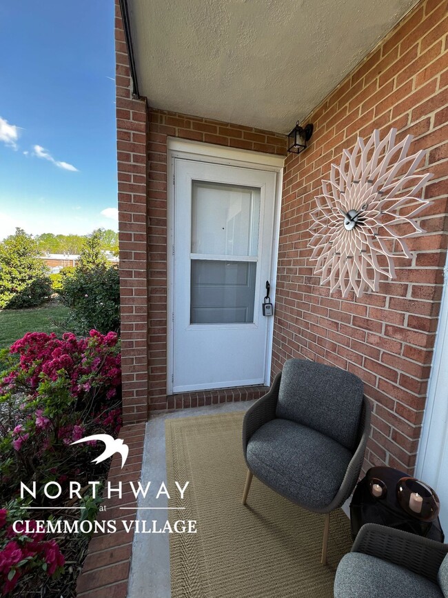 3635 Spangenberg Ave, Clemmons, NC 27012