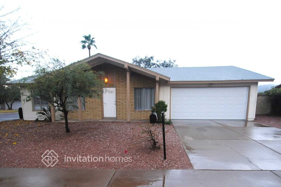 4249 E Yowy St, Phoenix, AZ 85044 - photo 1