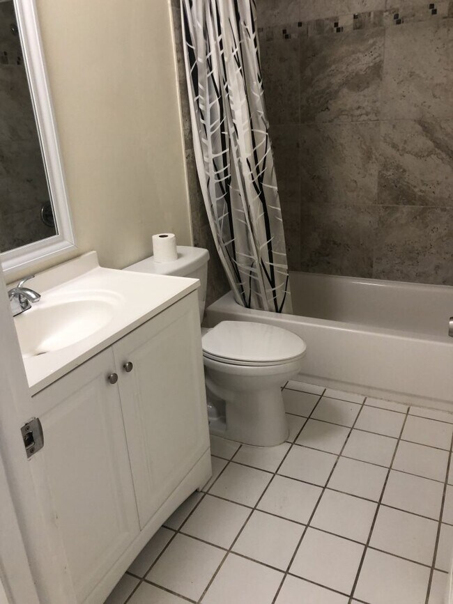 417 Woodrow Ave, Largo, FL 33770 - photo 4