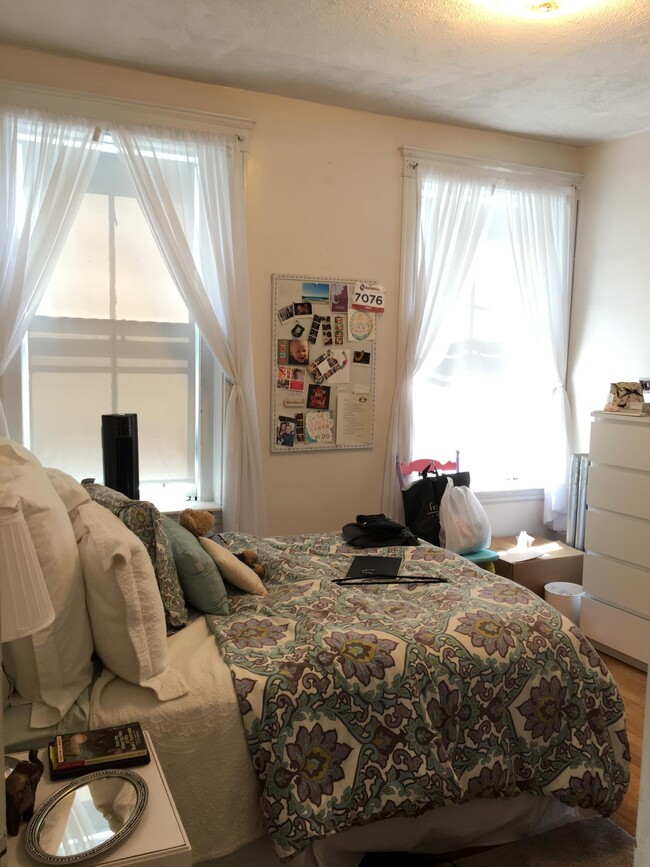 1677 Beacon St Unit 1677, Brookline, MA 02445