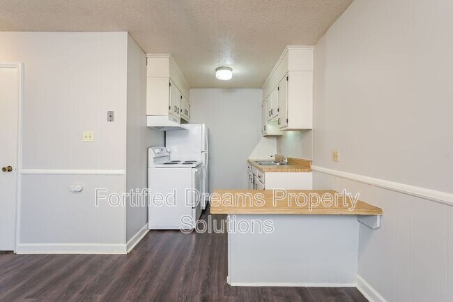 4368 Ogburn Ave unit 6, Winston-Salem, NC 27105 - photo 5
