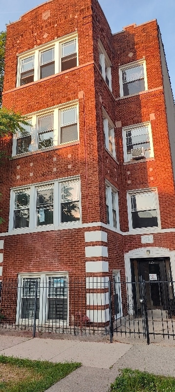1221 S Avers Ave Unit Basement, Chicago, IL 60623