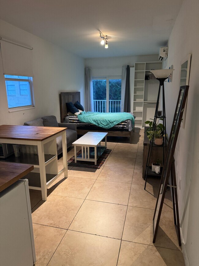 444 SW 3rd St unit 3, Miami, FL 33130 - photo 5