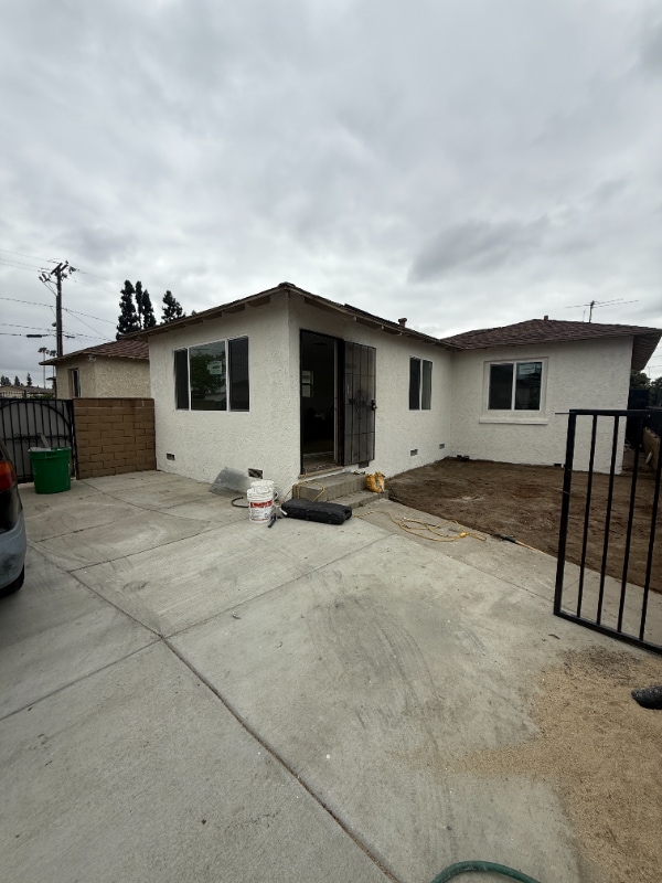 10920 Lillian Ln, South Gate, CA 90280