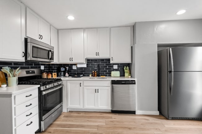 5303 Duncan St, Pittsburgh, PA 15201 - photo 3