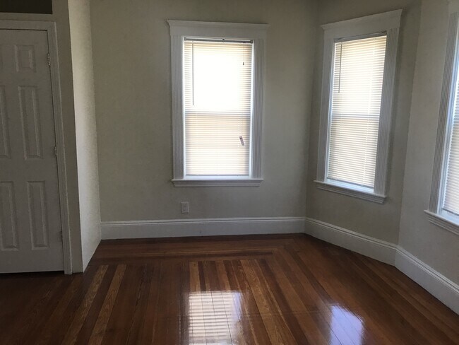 40 Cedar St unit 40-2, Malden, MA 02148 - photo 7