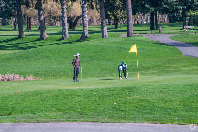 Play an afternoon round at Foster Golf Links near Foster Heights.