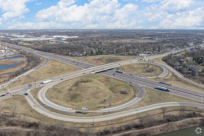 Residents of North Aurora enjoy easy access to Interstate 88.