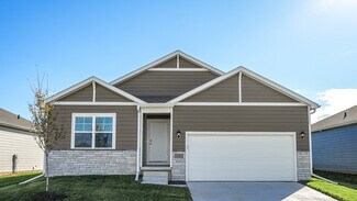 5422 Fenwick St, Bellevue, NE 68133