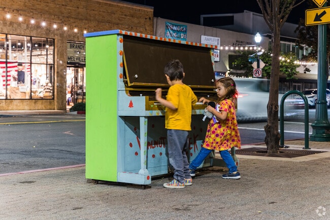 The Buena Vista neighborhood is family-friendly on weekend nights.