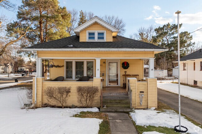 Bungalow-style homes give Covenant its warmth and charm.