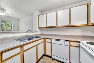 13301 SW 72nd Ave, Tigard, OR 97223