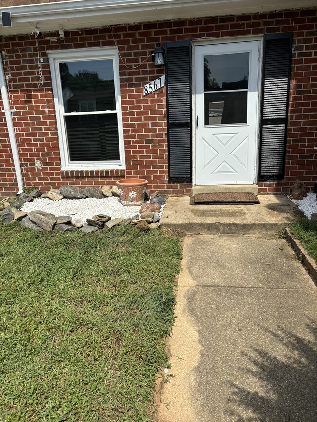 8567 Pioneer Dr, Severn, MD 21144