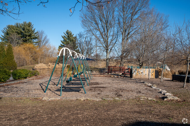 Francis Parker School in Goshen, KY serves students in grades K-8.