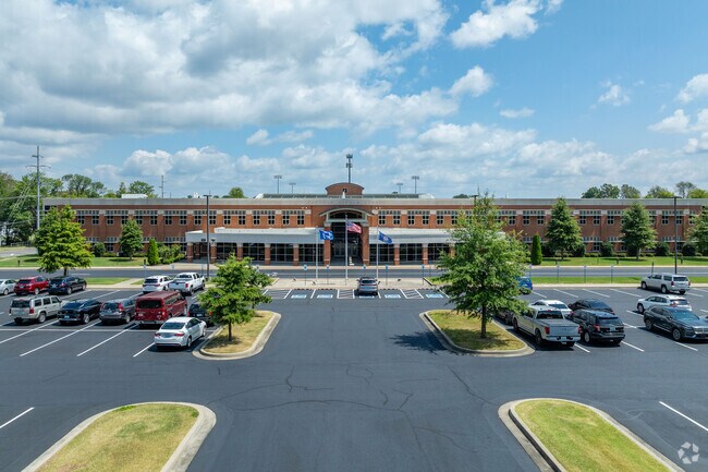 Paducah Middle School enrolls around 652 students every year in Paducah.