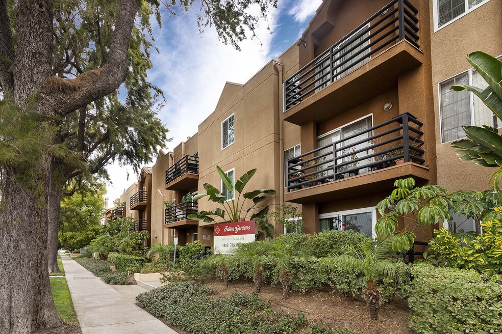 Fulton Gardens, Sherman Oaks, CA 91423 - photo 1