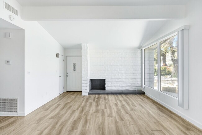 Fairway Apartments, Yucca Valley, CA 92284 - photo 5