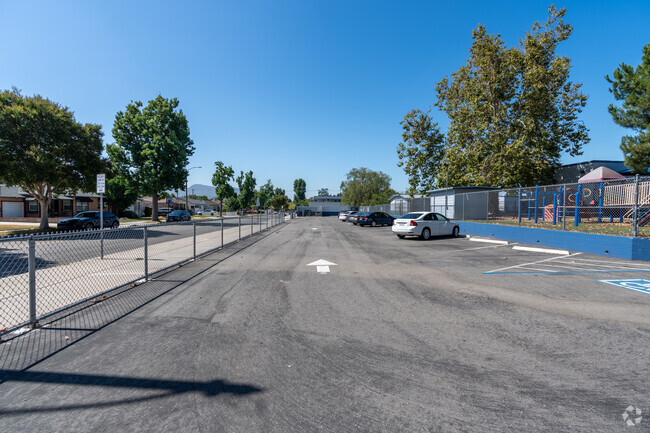Bret Harte Elementary has a student-teacher ratio of 22:1.