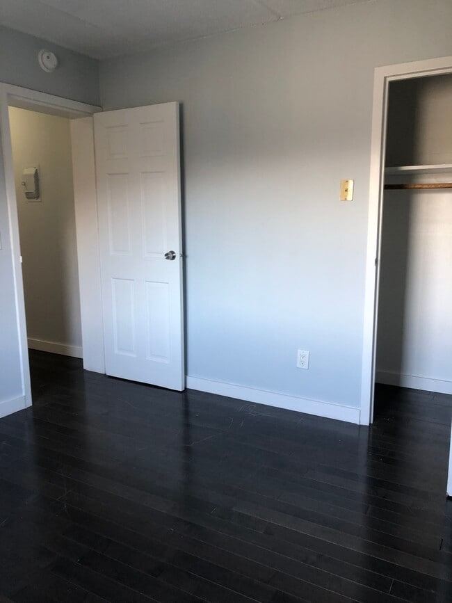 26 Circuit Rd unit 4th, New Rochelle, NY 10805 - photo 5