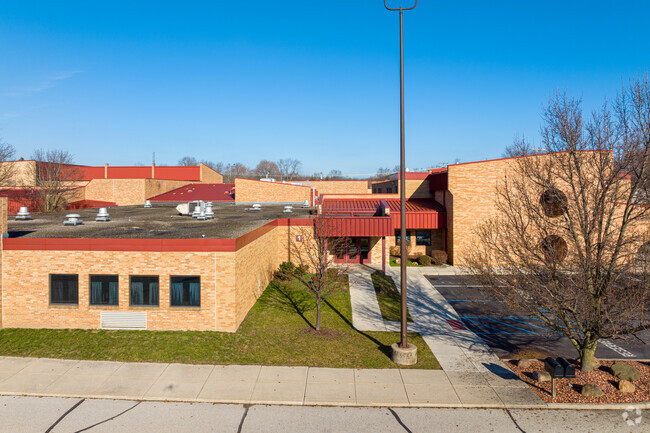 Leo Elementary School has a student-teacher ratio of 22 to 1.