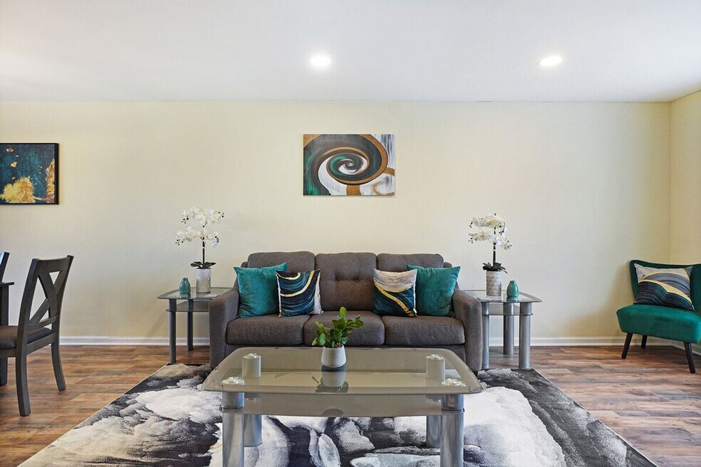 303 Danbury Dr unit ID1285015P, Naperville, IL 60565 - photo 1