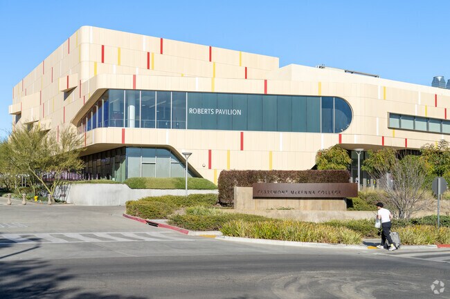 Claremont McKenna College: Excellence in academics, leadership, and a vibrant campus.