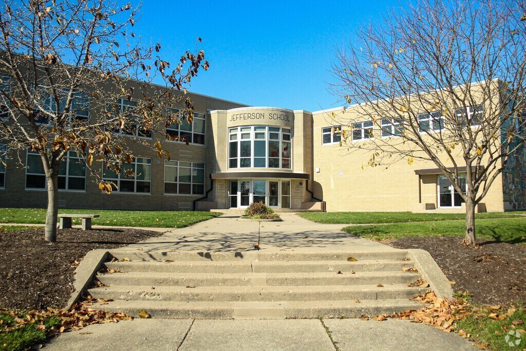 Jefferson Elementary School serves students in the Lasalle County community.