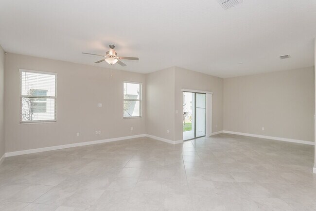 17520 Radiant Shine Way, Lutz, FL 33558 - photo 5