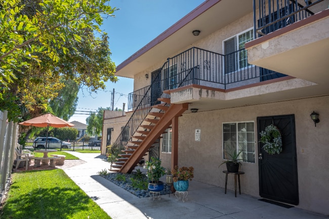 239 G St unit B, Chula Vista, CA 91910 - photo 3