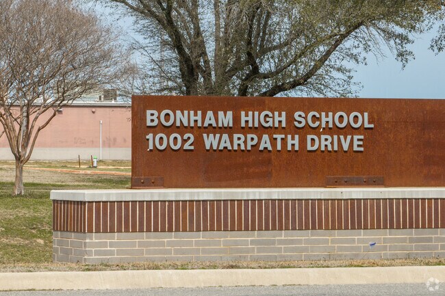 Bonham High School in Bonham provides students with opportunities for extracurricular activities and sports.