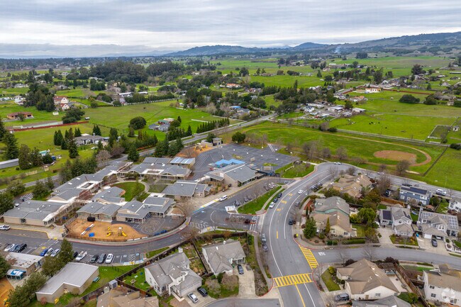 Corona Creek Elementary School is situated in a nice surrounding environment.