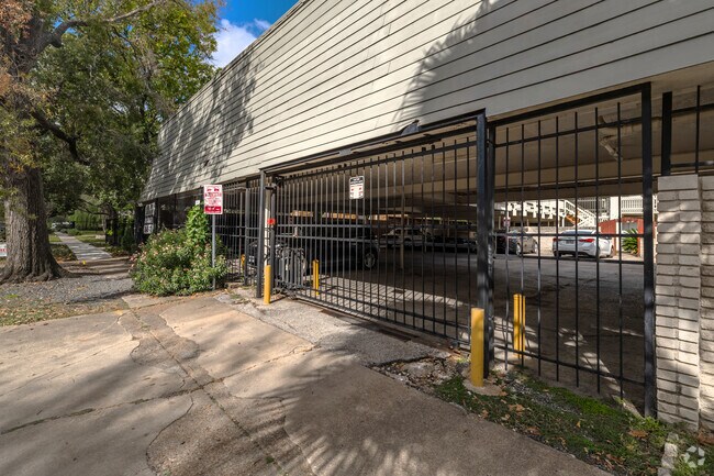 Sul Ross Apartments, Houston, TX 77098 - photo 4