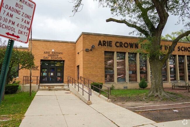 Arie Crown Hebrew Day School provides education in the neighborhood of 
North Skokie