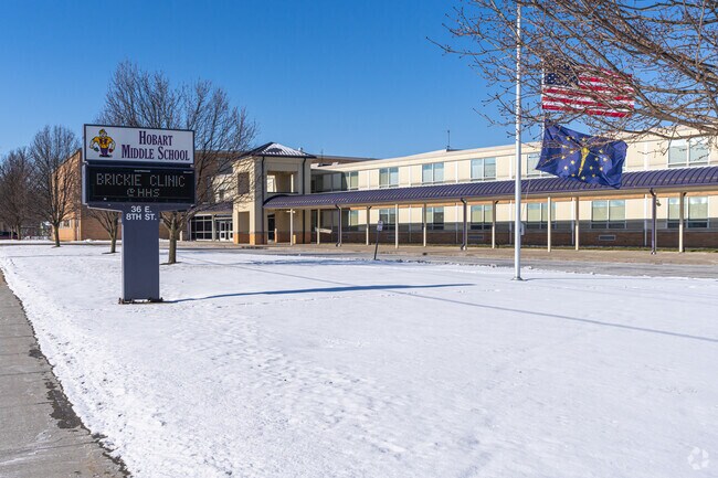 Hobart Middle School has 917 students with an overall B grade according to Niche.